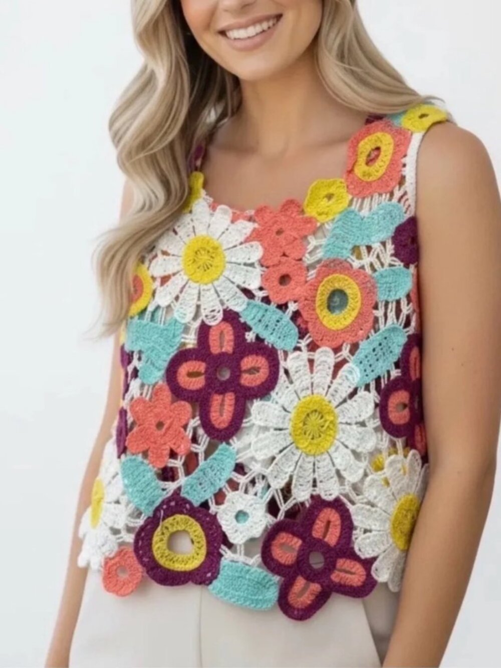 Le Lis Collection Boho Open Weave Floral Crochet Cropped Tank Top Women's  S/M